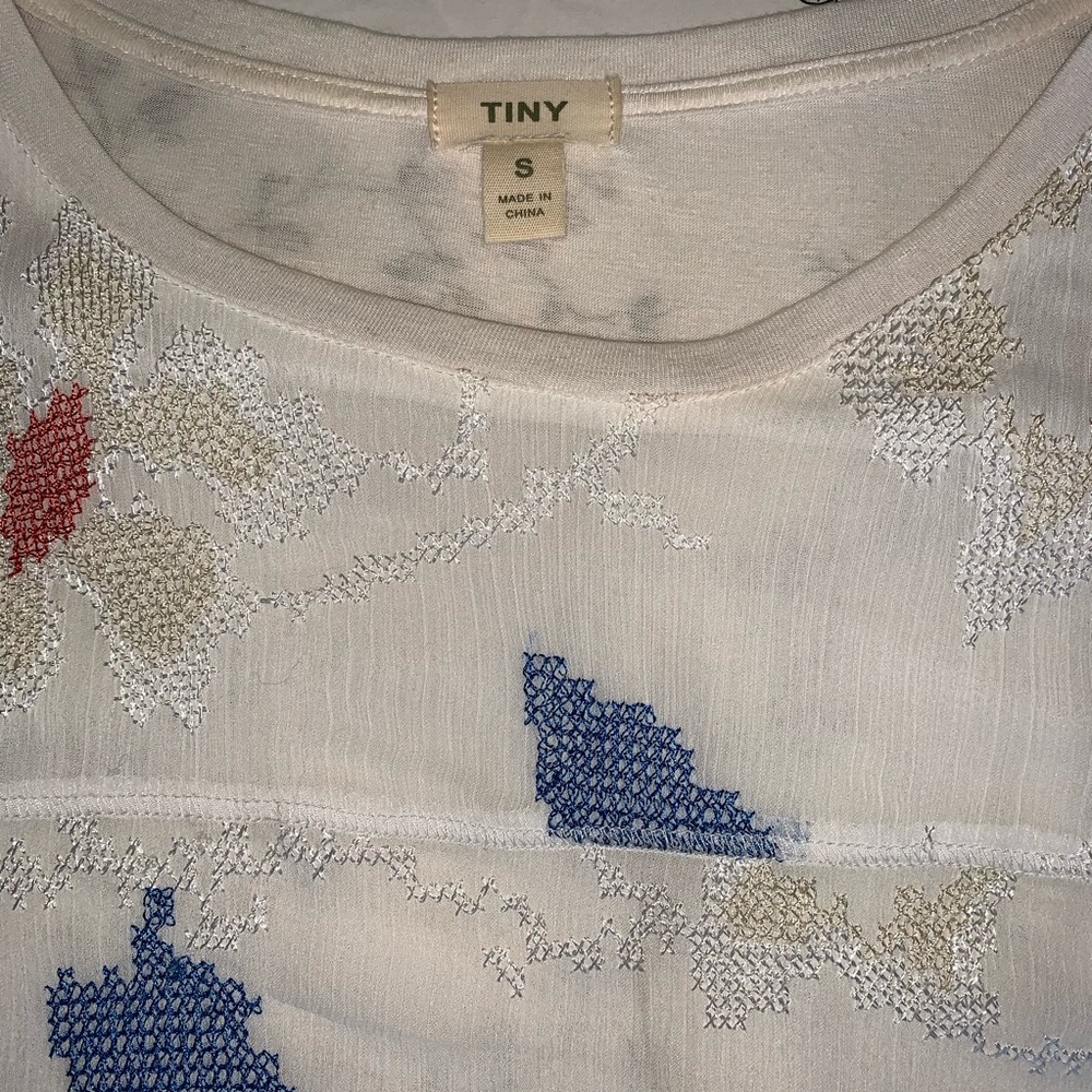 Anthropologie Tiny Embroidered flutter sleeve top - Picture 4 of 6